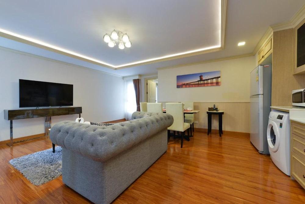 Aspira Hana Executive Apartment Thonglor Бангкок Екстер'єр фото
