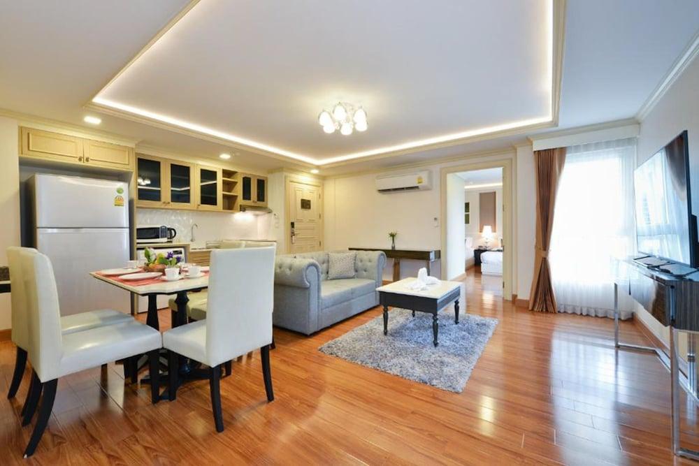 Aspira Hana Executive Apartment Thonglor Бангкок Екстер'єр фото