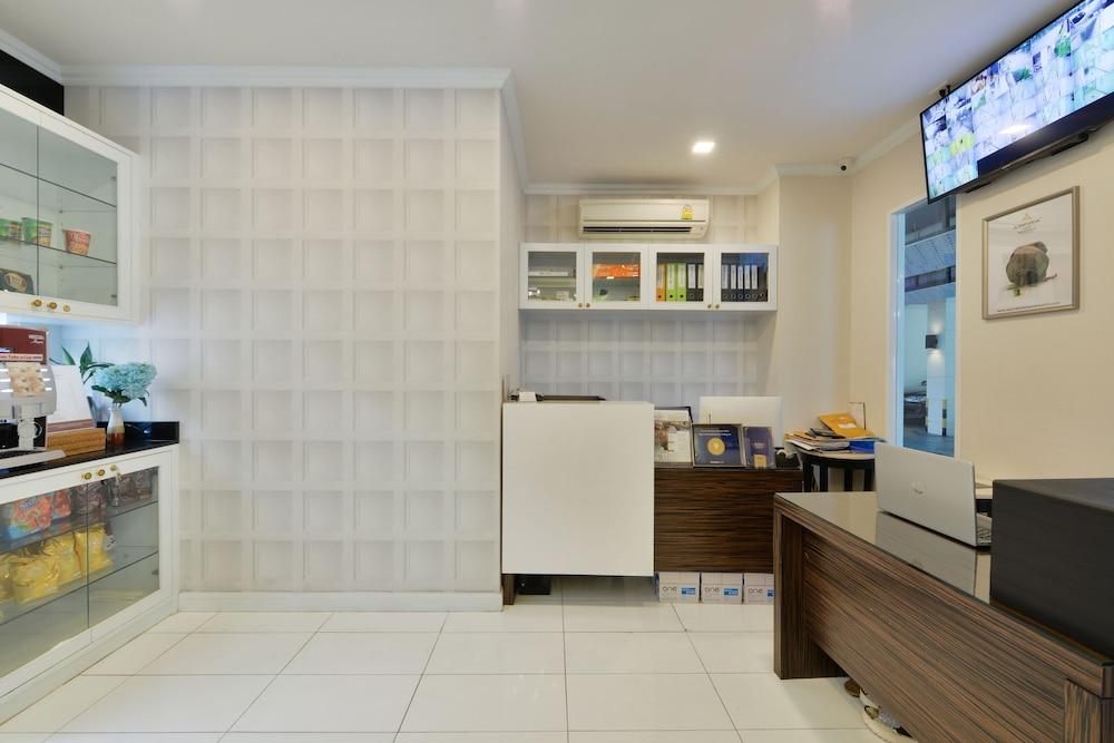 Aspira Hana Executive Apartment Thonglor Бангкок Екстер'єр фото