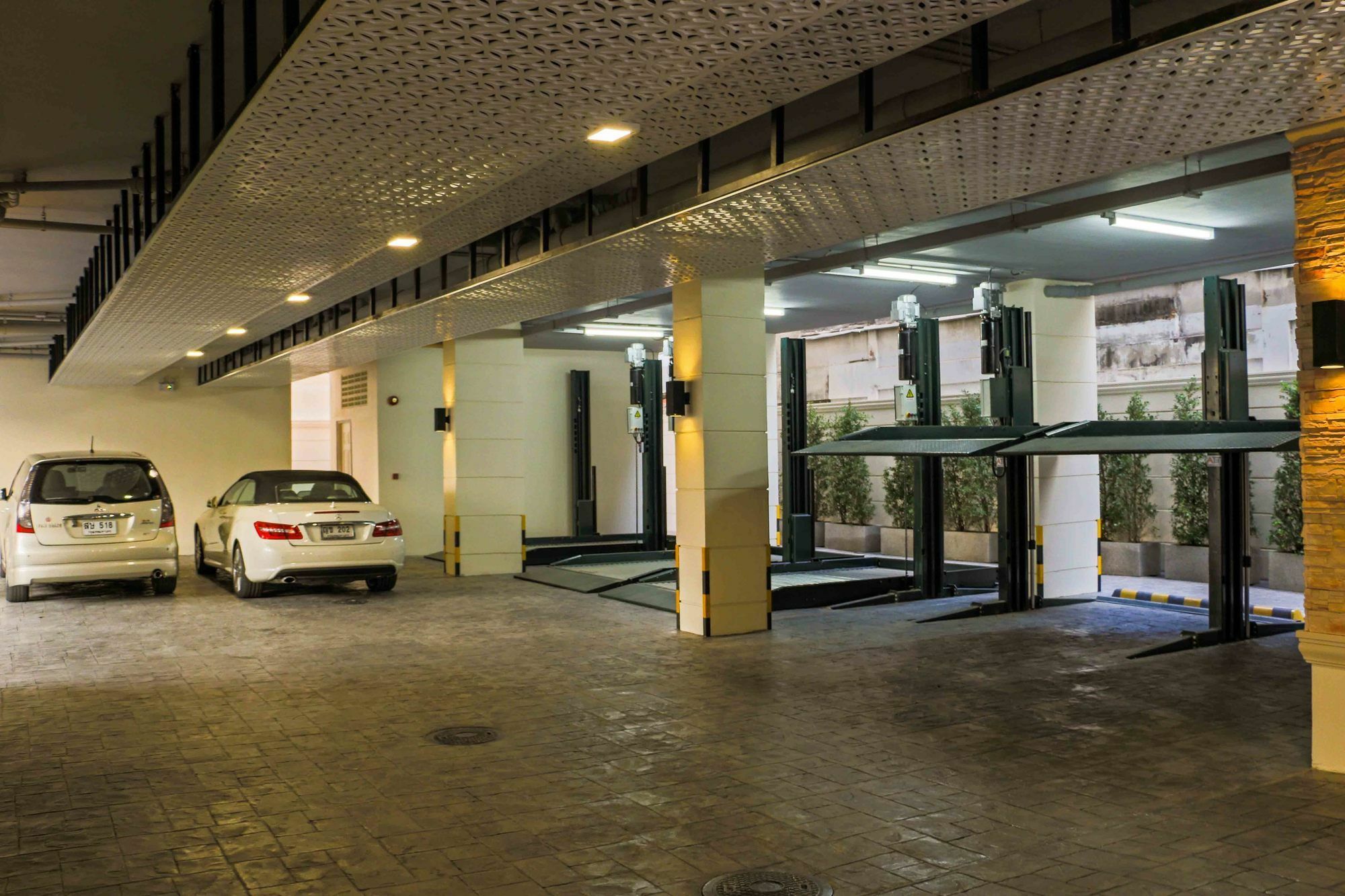 Aspira Hana Executive Apartment Thonglor Бангкок Екстер'єр фото